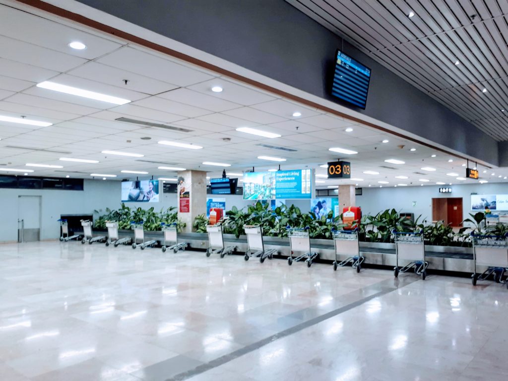 マクタン空港