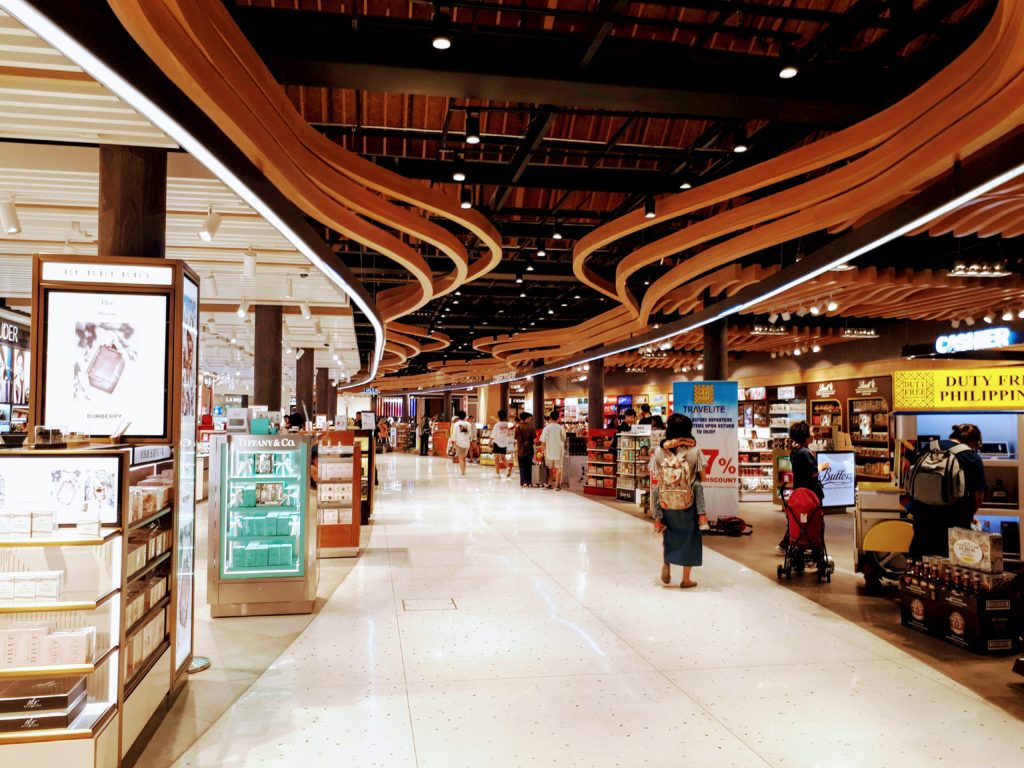 マクタン空港_免税店