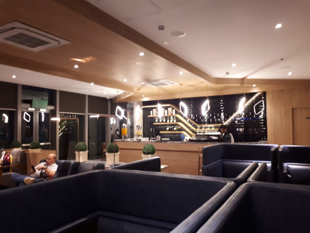 マクタン空港_ラウンジ