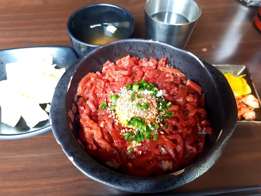 どんぶりもの本店